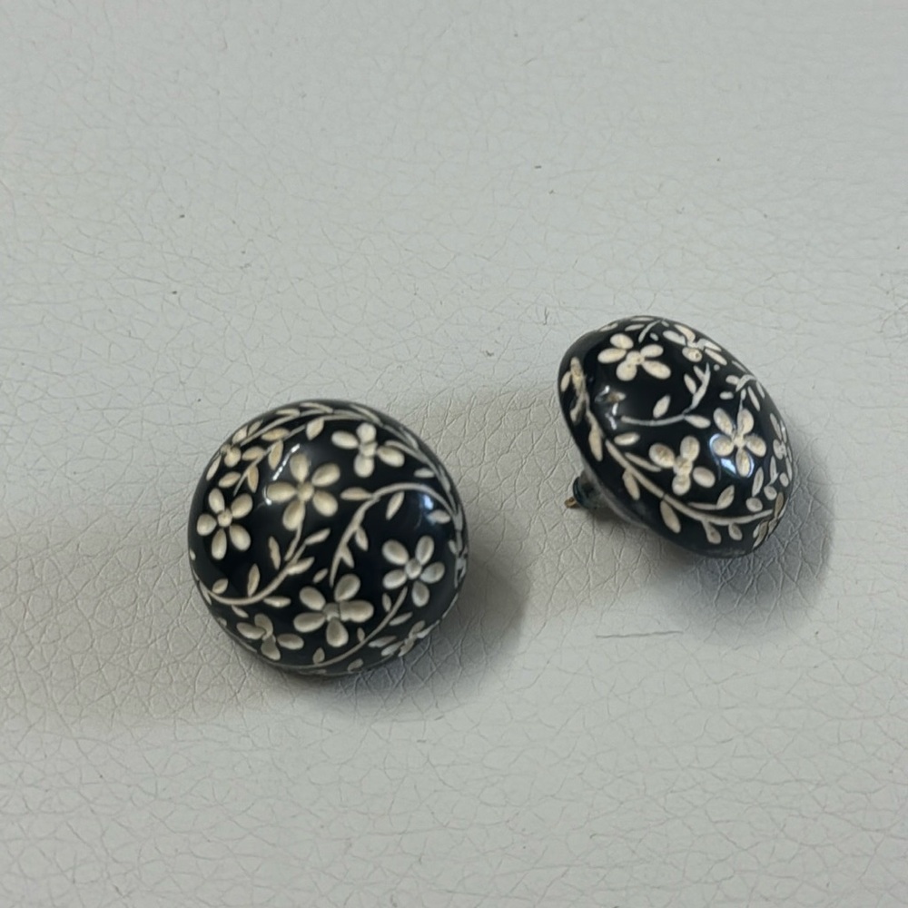 Little White Flower Earrings